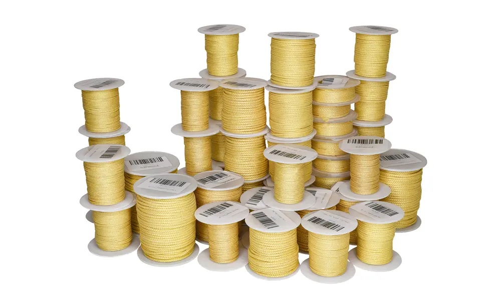 2,0 mm:n 31 m (100 jalkaa) Kevlar-köysipunostettu iskunvaimennusnaru 226 kg (500 paunaa), Muita tuotevaihtoehtoja: 2,0 mm x 31 m - 226 kg, 2 image model rocketry