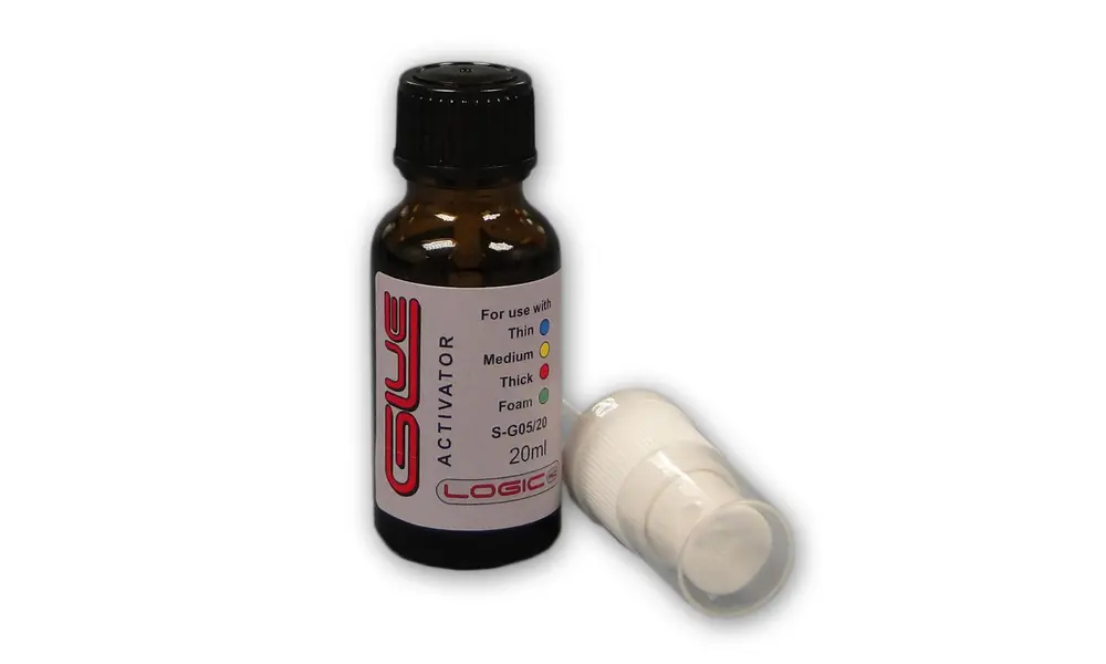 Cyano Activator 20ml met Verstuiver & Borstel, Productopties: LogicRC Cyano versneller/activator 20ml